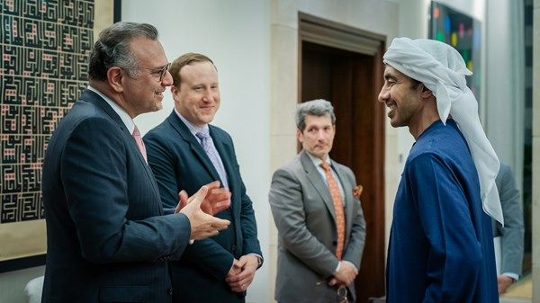 عبدالله بن زايد ومستشار الرئيس الأميركي للشؤون الأفريقية والعربية يبحثان التطورات في السودان