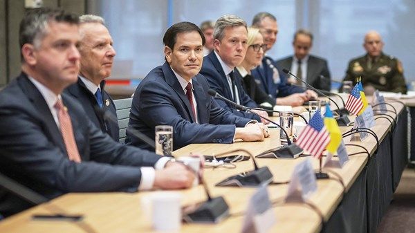 زيلينسكي: عازمون بشكل بنّاء على وقف الحرب