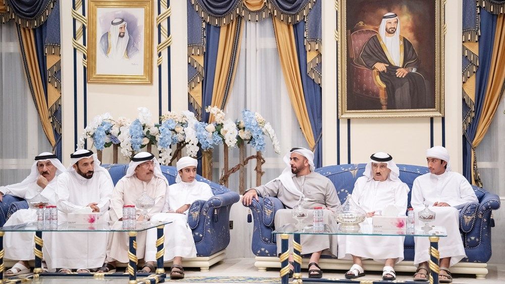 سيف بن زايد يقدم واجب العزاء في وفاة أسامة الشعفار