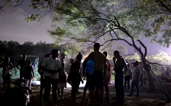 إدارة ترامب تأمر بإجراء مراجعة للاجئين في عهد بايدن