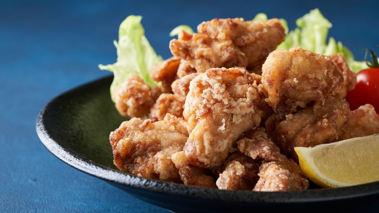 اليابان | دجاج كاراغي... الطبق الذي لا يملّه اليابانيون أبدًا!