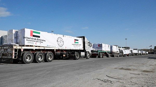 ضمن «الفارس الشهم 3».. الإمارات تسير أكثر من 250 قافلة تحمل 1.6 مليون طرد مساعدات لغزة