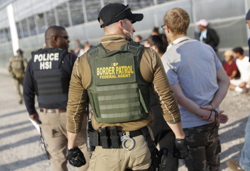 سلطات الهجرة الأمريكية تحتجز والدة ابن شقيق المتحدثة باسم البيت الأبيض