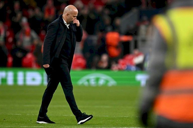 بطولة إنكلترا: سلوت رغم أزمة ليفربول يريد "أن نستمر في القتال"