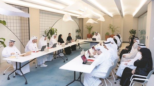 أحمد بن محمد يوجِّه بمضاعفة مساهمة قطاع الإعلام بالناتج الإجمالي لدبي