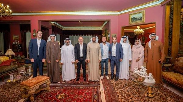 عبدالله آل حامد يزور الفنان الكبير عادل إمام في منزله بالجيزة المصرية