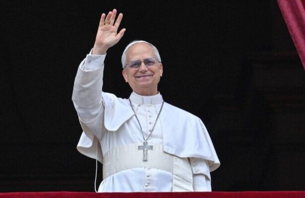 البابا لاوون الرابع عشر توجه إلى تركيا في أول رحلة خارجية له