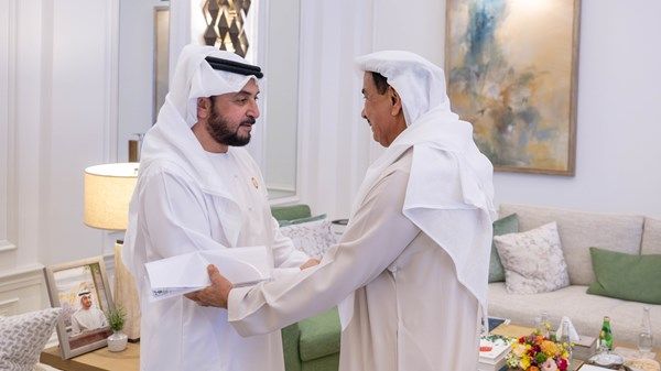 حمدان بن زايد يستقبل رئيس اللجنة العليا لسباق زايد الخيري