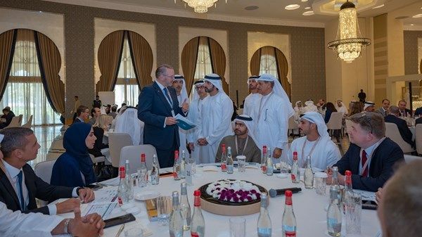 حمدان بن محمد يوجه الجهات الحكومية بتقديم كافة أشكال الدعم للقطاع الخاص لضمان نموه واستدامة التنمية الاقتصادية