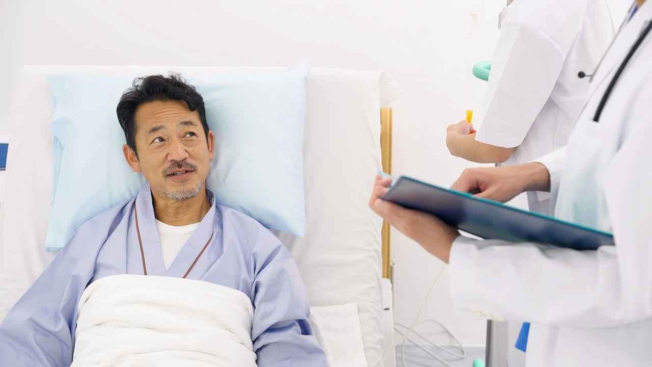 اليابان | الضريبة الصامتة للسرطان: كيف يخفض التشخيص دخل اليابانيين؟