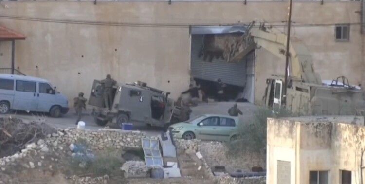 "حماس" دانت إقدام الجيش الإسرائيلي على إعدام شابين فلسطينيين في جنين رغم تسليم نفسيهما