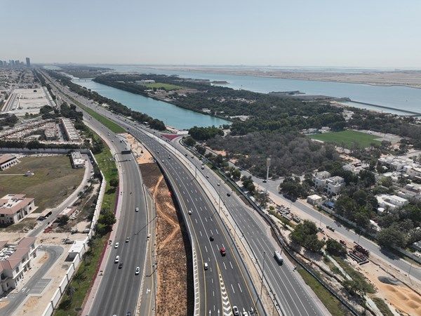 تحوّل شامل في بلديات ونقل أبوظبي لتعزيز جودة الحياة والخدمات الذكية