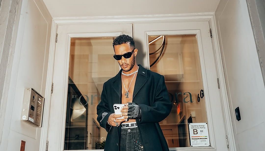 بالفيديو- محمد رمضان يفاجئ الجمهور برومنسيّته في “معاك للصُبح”