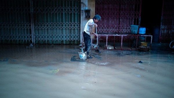 ارتفاع ضحايا الفيضانات في تايلاند إلى 80 قتيلاً