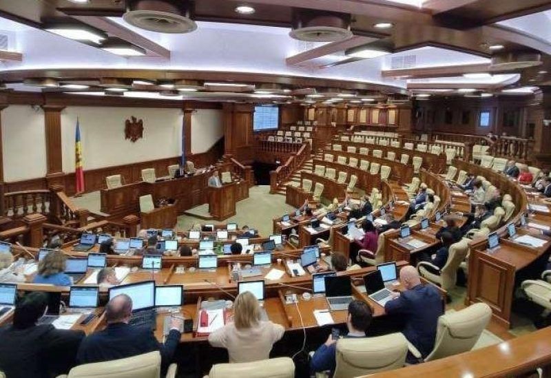 برلمان مولدوفا يوافق على إغلاق المركز الثقافي الروسي