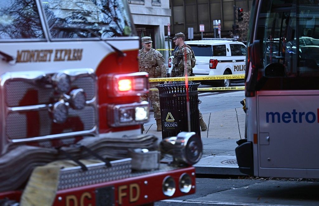 بالصور: مقتل اثنين من الحرس الوطني بإطلاق نار قرب البيت الأبيض