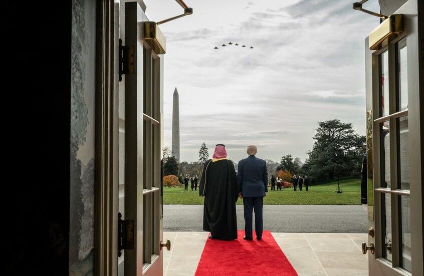 رمز مصري يشغل حيز كبيرا من صورة استقبال ترامب للأمير محمد بن سلمان ‎