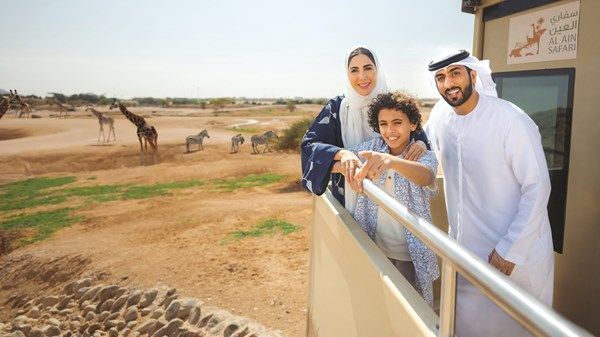 فعاليات خاصة وتجارب عائلية مميزة في «حديقة الحيوانات» بالعين