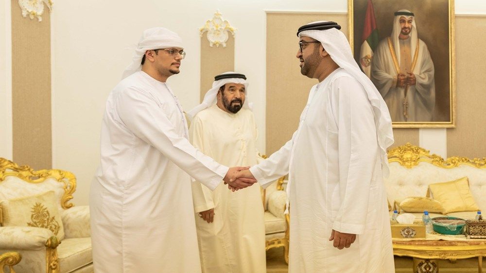 محمد بن حمدان بن زايد يُقدِّم واجب العزاء في وفاة محمد بن عبدالله الضبع الدرمكي