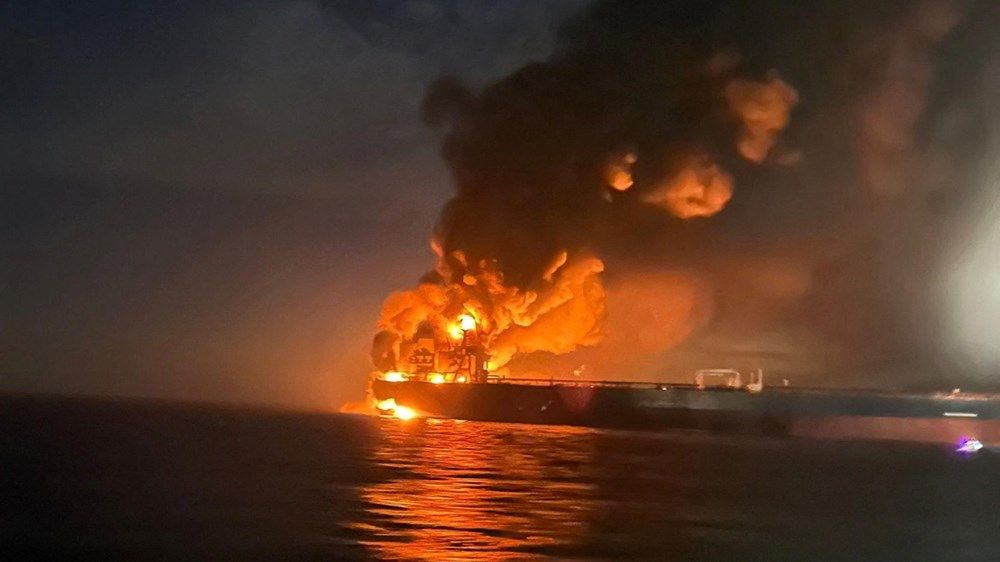 أوكرانيا تعلن قصف ناقلتين تابعتين لروسيا في البحر الأسود