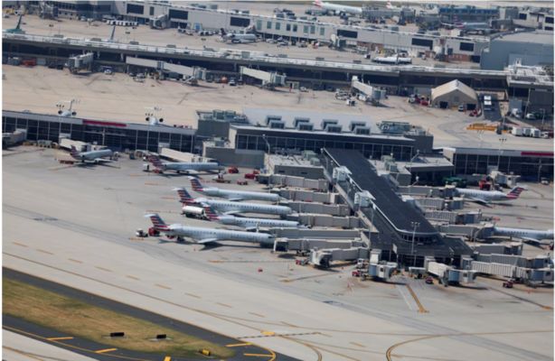 استئناف الرحلات لمطار فيلادلفيا بأميركا بعد إيقافها لفترة وجيزة بسبب تهديد بوجود قنبلة