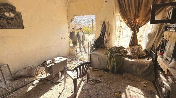 13 قتيلاً بهجوم إسرائيلي على جنوب سوريا