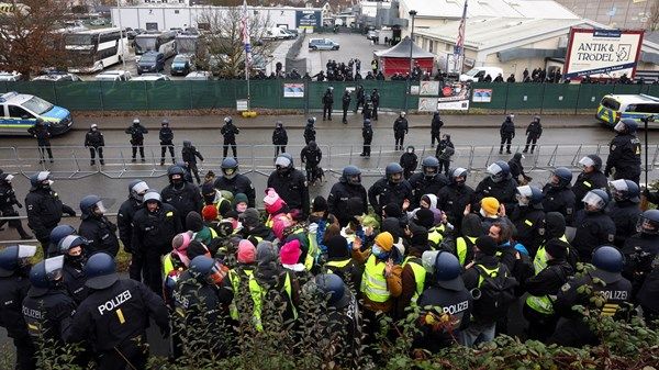 تأجيل مؤتمر لحزب اليميني المتطرف في ألمانيا بسبب مظاهرات