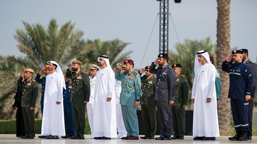 ذياب بن محمد بن زايد يشارك في وقفة الدعاء الصامت في واحة الكرامة