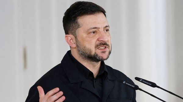 زيلينسكي: فريق من المفاوضين الأوكرانيين توجه إلى الولايات المتحدة