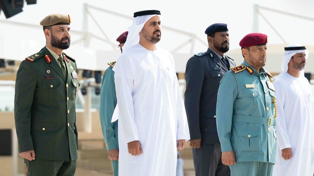 ذياب بن محمد بن زايد يشارك في وقفة الدعاء الصامت في واحة الكرامة