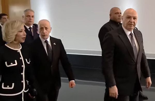 وصول الرئيس عون وبري وسلام والراعي الى مطار بيروت لاستقبال البابا لاوون الرابع عشر