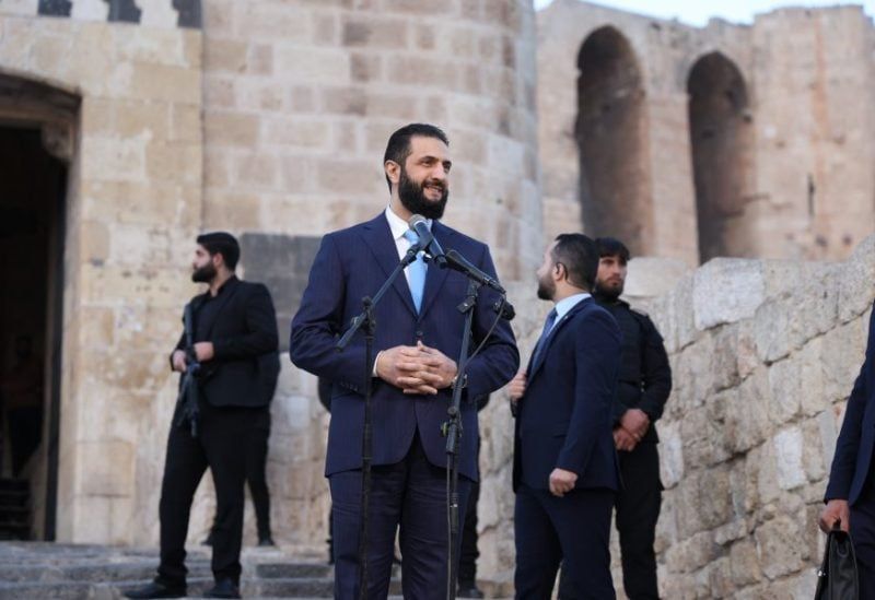 فيديو يعرض لأول مرة.. اللحظات الاولى للرئيس الشرع في حلب بعد تحريرها