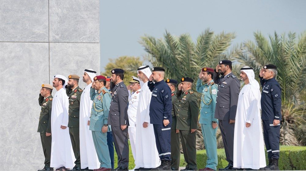 ذياب بن محمد بن زايد يشارك في وقفة الدعاء الصامت في واحة الكرامة