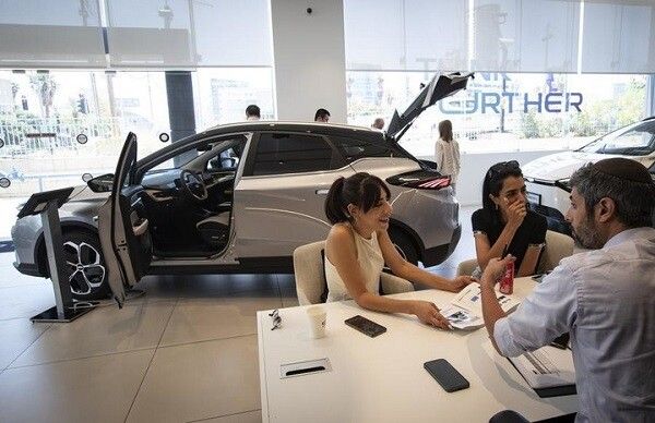 شينخوا: الشرق الأوسط يتحول إلى مركز تصنيع للسيارات الصينية وسط نمو غير مسبوق