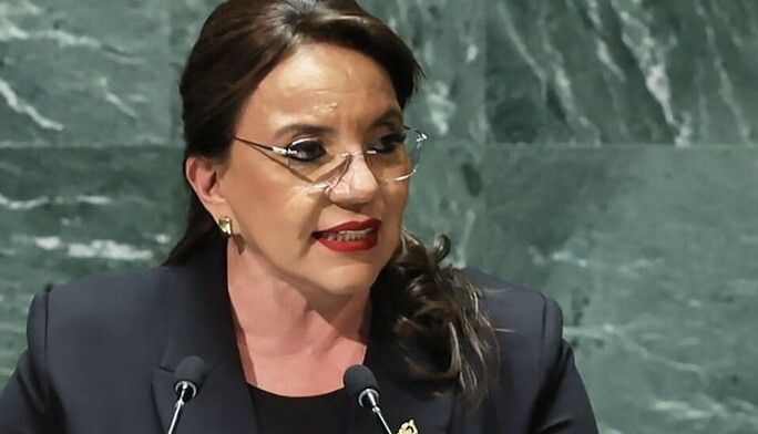 مرشحة اليسار للرئاسة في هندوراس تندّد بتدخل دونالد ترامب في الانتخابات