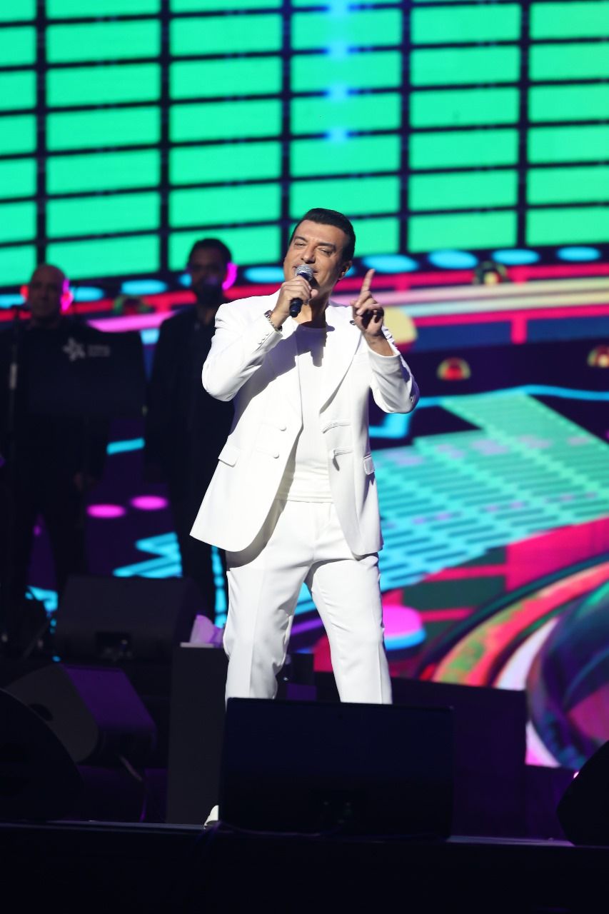 إيهاب توفيق يفتتح جولته الغنائية في أستراليا بعد نجاح جولته في أميركا