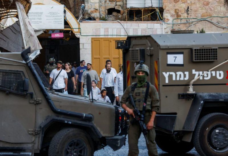 التصعيد تابع.. حملة مداهمات واعتقالات في عدة مناطق بالضفة الغربية