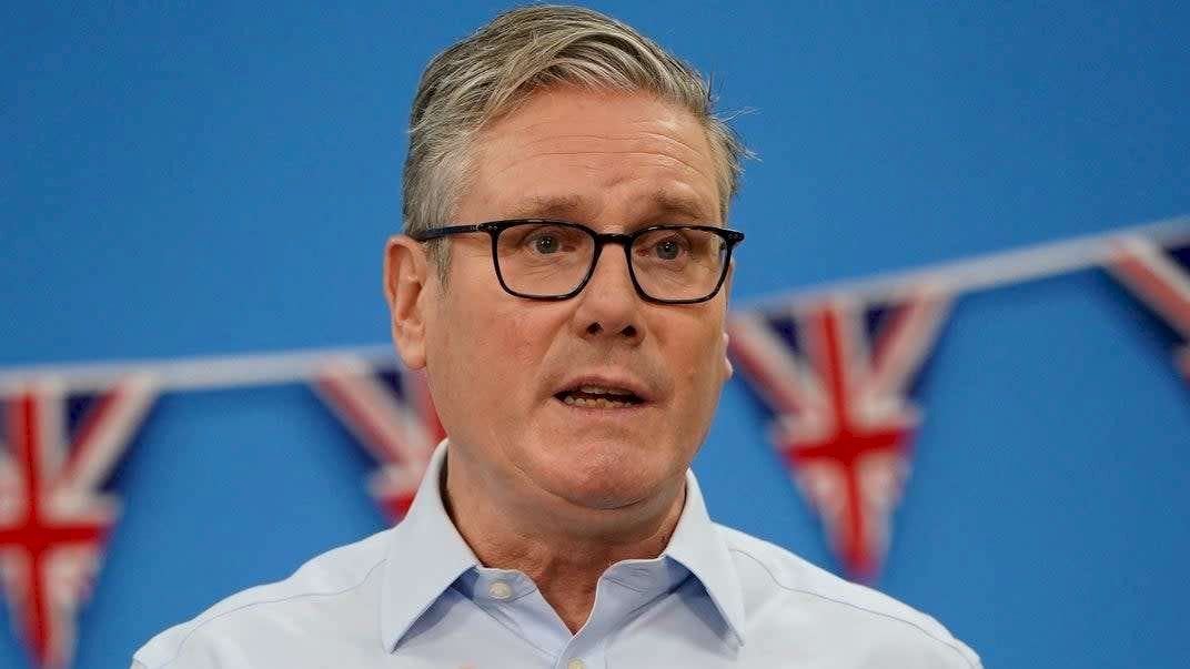 ستارمر يواجه "فقر الطموح" لدى شباب بريطانيا: العمل أو التدريب إجباري