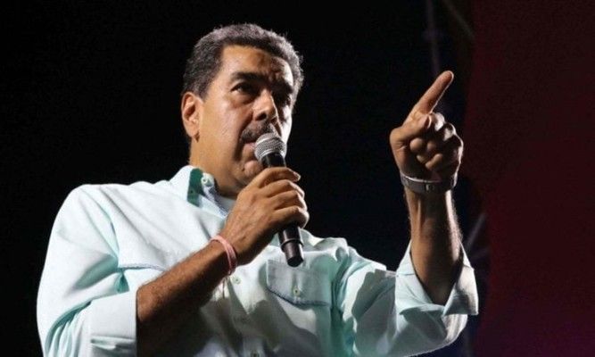 سناتور جمهوري: الولايات المتحدة عرضت على مادورو "المغادرة إلى روسيا"