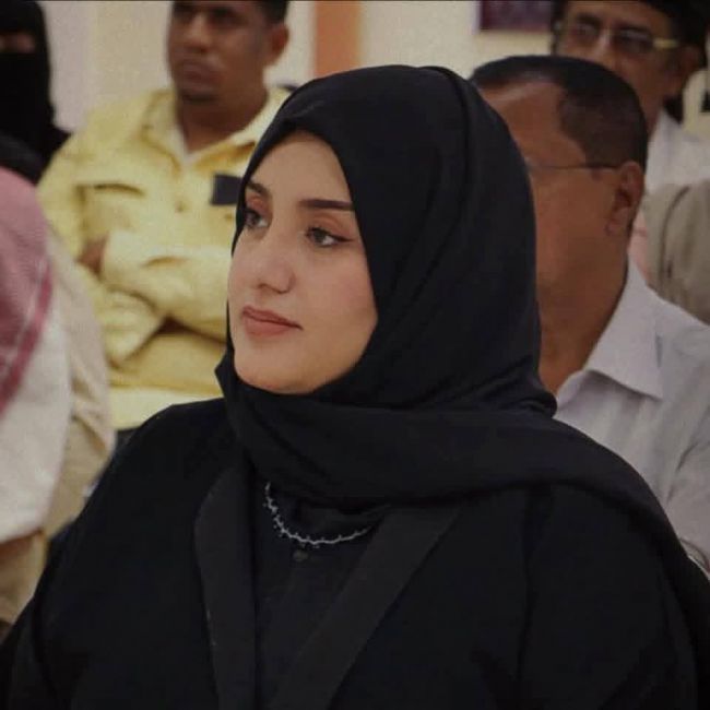 دعوات لمساندة مديرة مكتب الثقافة بساحل حضرموت وسط حملات إساءة على مواقع التواصل
