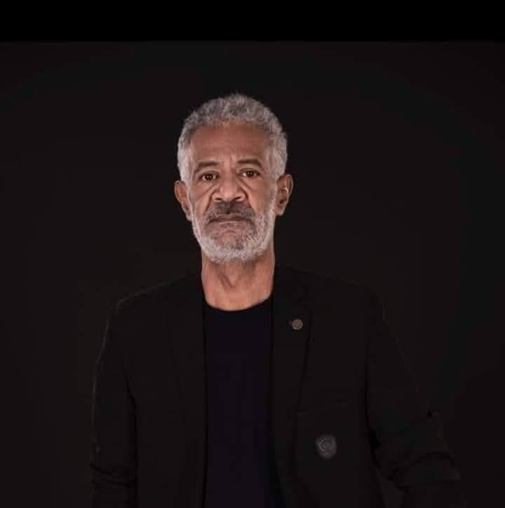 الممثل محمود السراج يهاجم آلة موسيقية سودانية: (دخلت الى موسيقانا فأفستده.. لا تسمحوا لعازفي الآلة بالمشاركة.. طاردوهم اينما ثقفتموهم وان استدعى الامر انصبوا لهم المشانق في الميادين العامة)