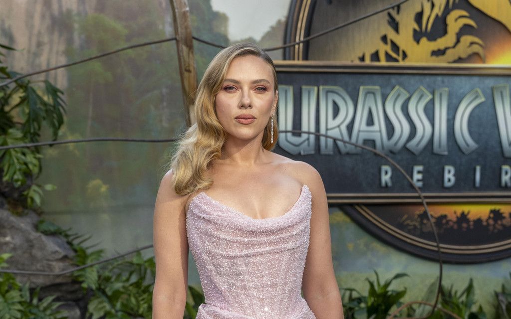 سكارليت جوهانسون تكشف موقفها من دفاعها العلنيّ عن وودي آلن المتّهم بالتّحرّش