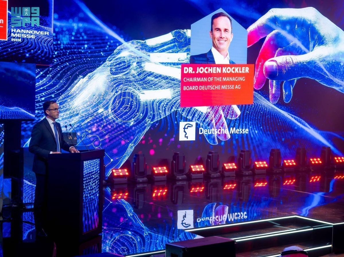 وزير الصناعة والثروة المعدنية يفتتح معرض التحول الصناعي في السعودية 2025