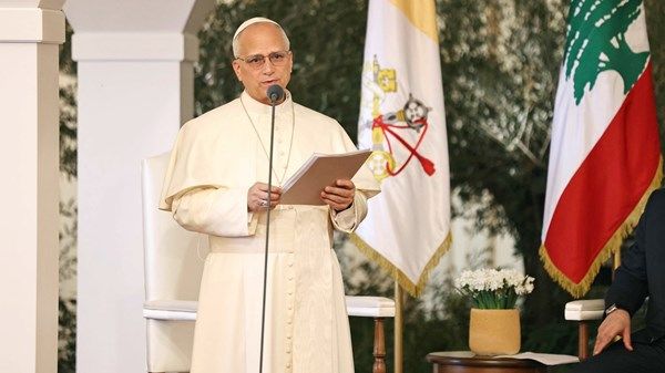 في ختام زيارته إلى لبنان.. البابا يدعو لوقف "الهجمات والأعمال العدائية"