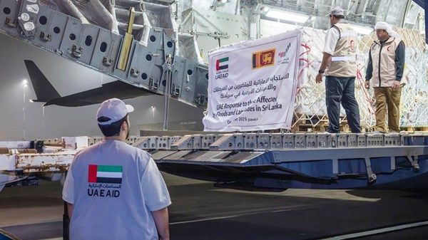 الإمارات تُرسل فرق بحث وإنقاذ ومساعدات لإغاثة المتضررين من فيضانات سريلانكا