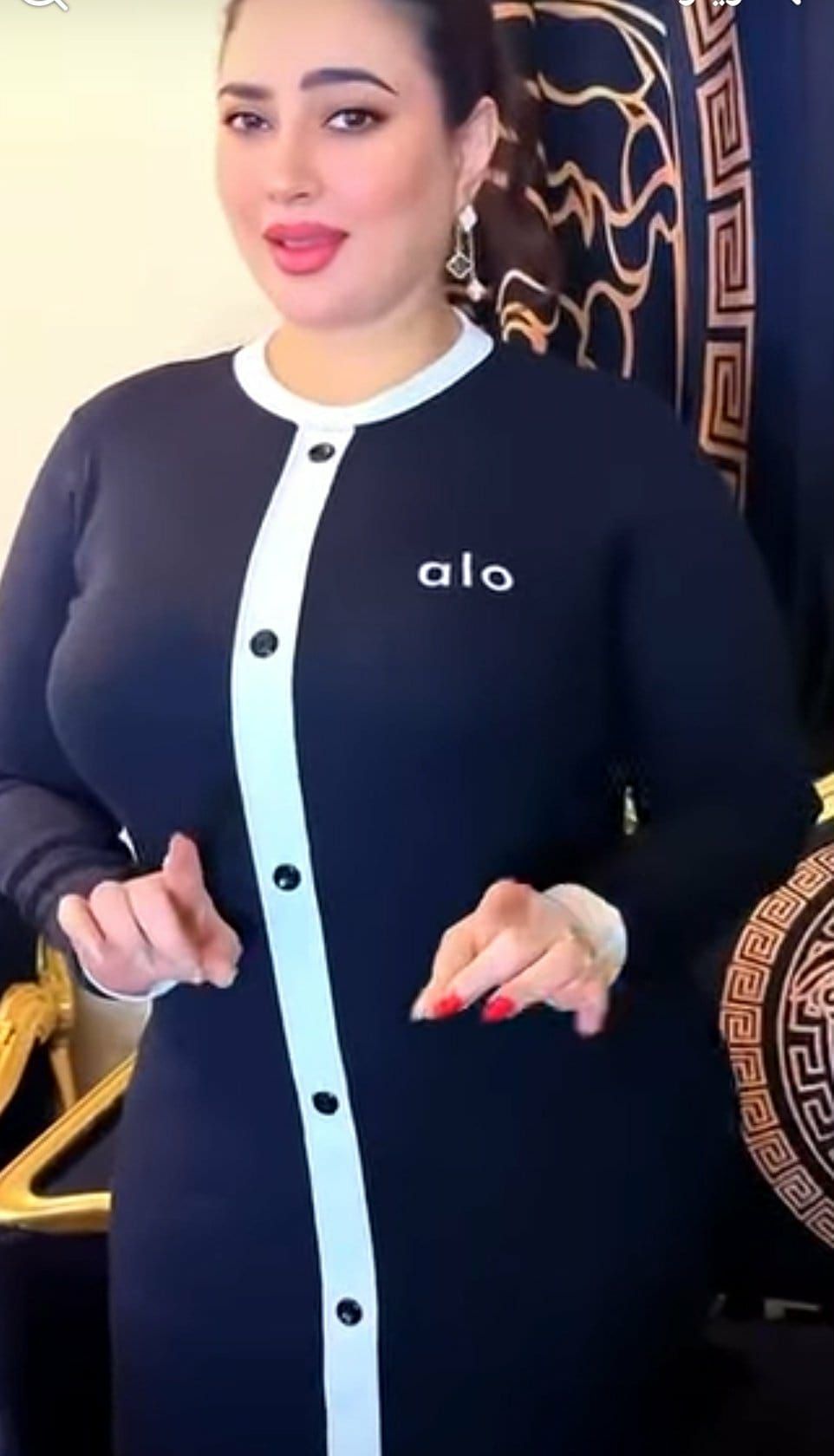 شاهد بالصور والفيديو.. حسناء الفن السوداني “مونيكا” تعود لإشعال مواقع التواصل بوصلة رقص مثيرة على أنغام أغنية مصرية