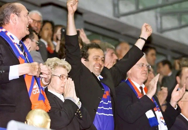 "حيلة" فرنسية في مونديال 1998.. كيف التقت فرنسا مع البرازيل في النهائي؟