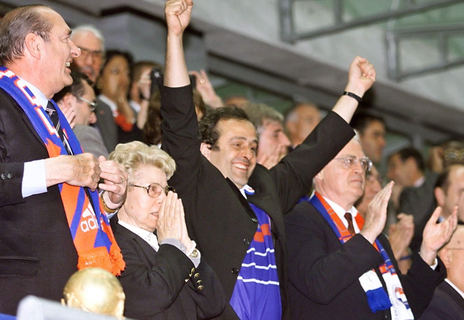 "حيلة" فرنسية في مونديال 1998.. كيف التقت فرنسا مع البرازيل في النهائي؟