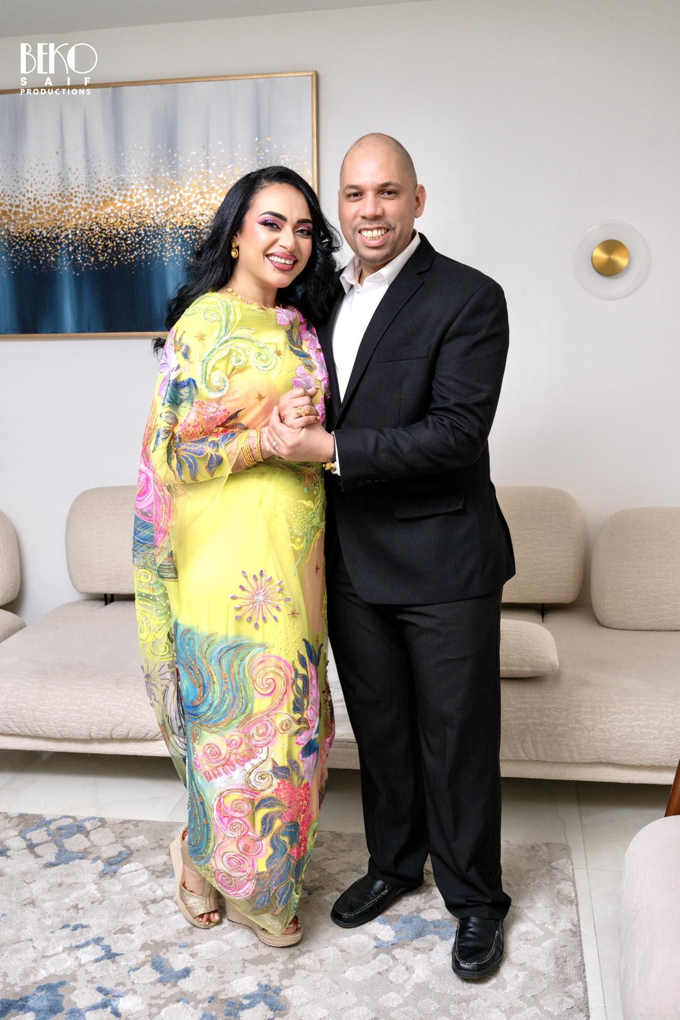 شاهد.. سعد الكابلي ينشر صورة رومانسية مع زوجته “كادي” بعد حفل زواجهم الأسطوري ويتغزل في أم الدنيا: (مصر يا أخت بلادي يا شقيقةْ)