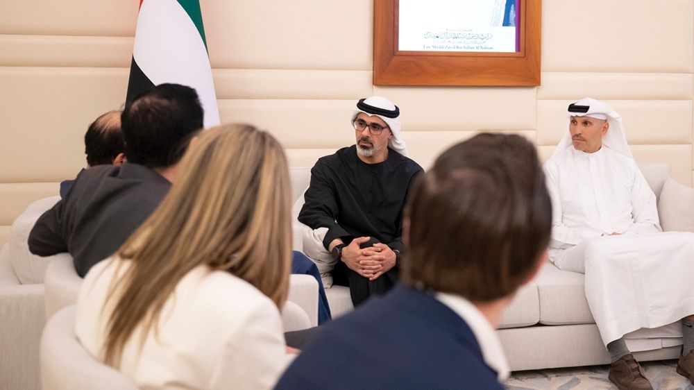 خالد بن محمد بن زايد يلتقي رئيس معهد «ميلكن»